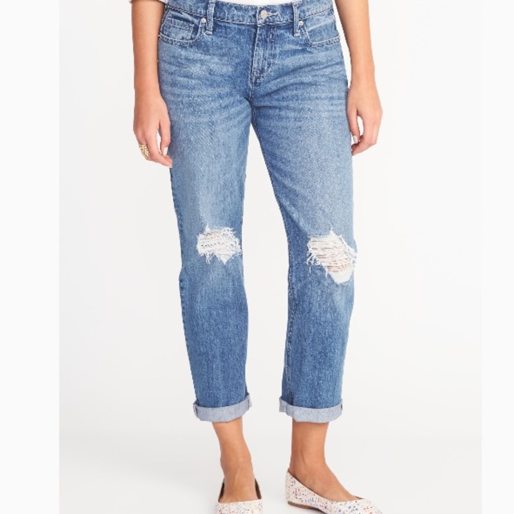 ✨CLEARANCE✨Old Navy distressed boyfriend jeans